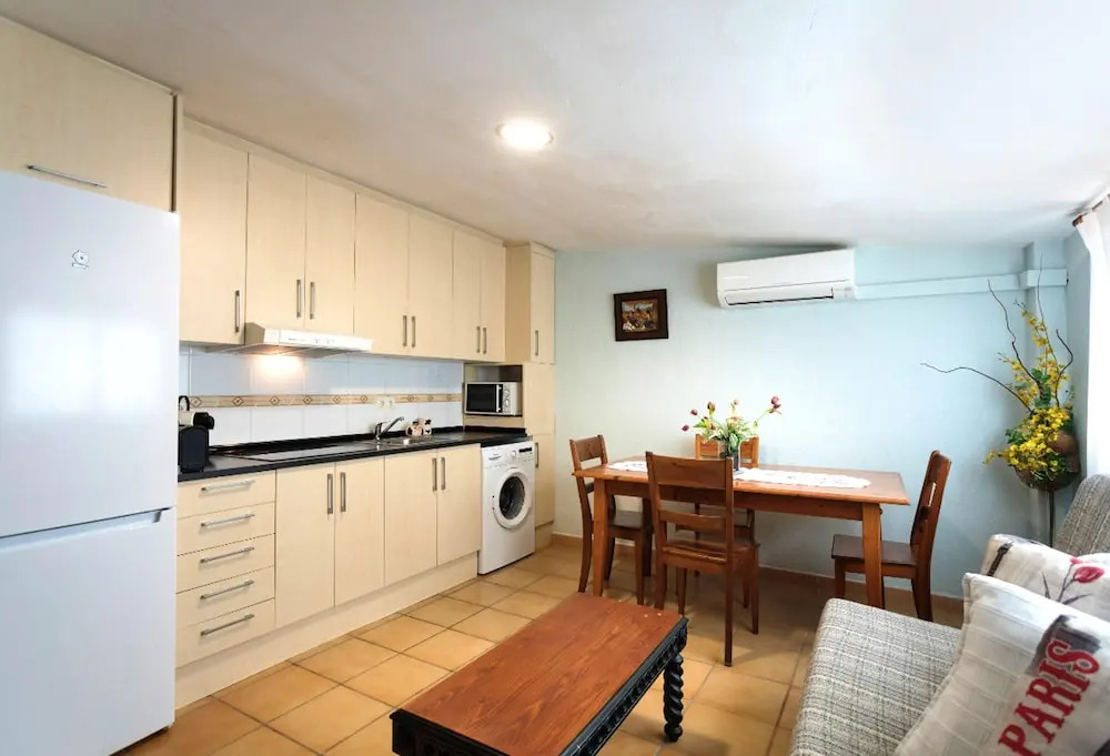 Apartment With one Bedroom in Vidreres, With Wonderful Mountain View, Enclosed Garden and Wifi - Near the Beach