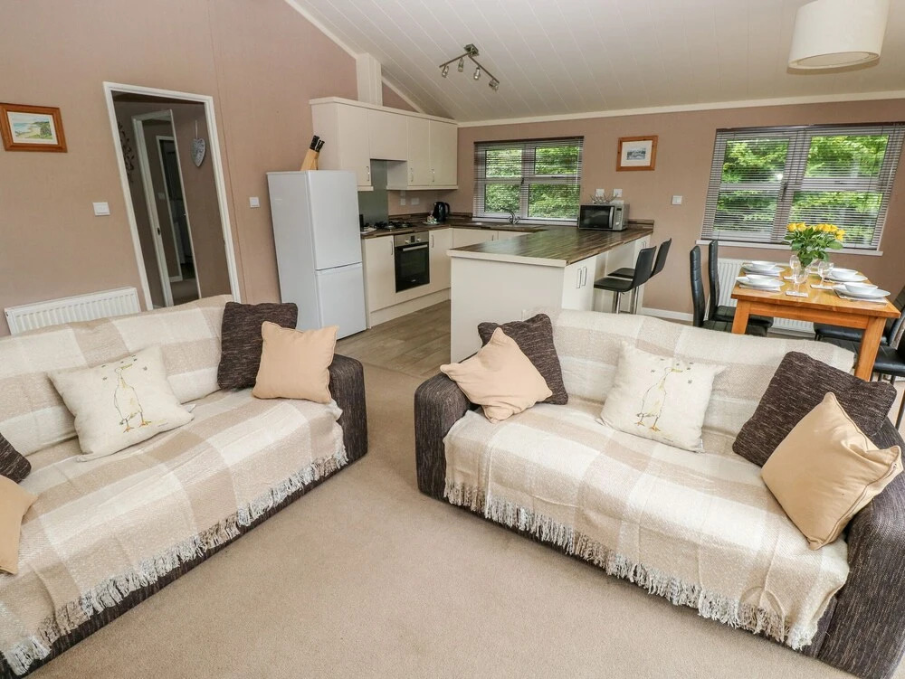 1 Hornbeam Lodge