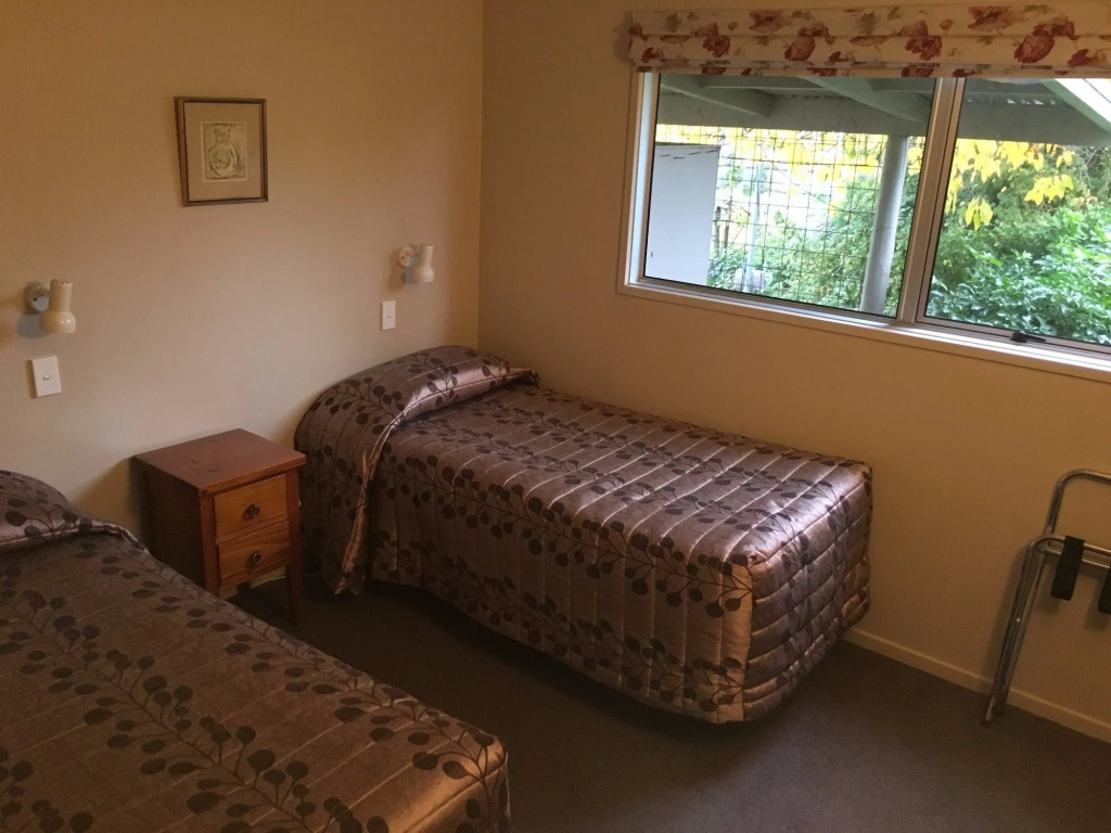 Edgewater Motel