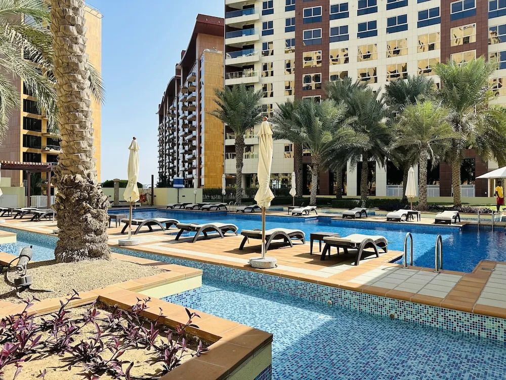 Marina Residences 6