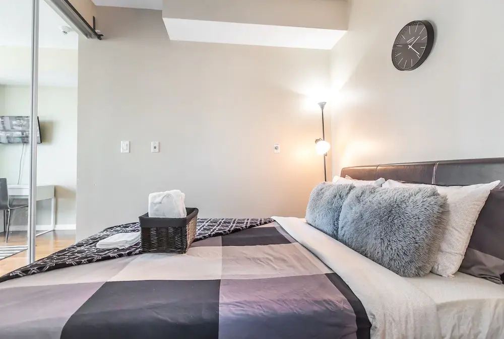 Bremner Condos - Maple Leaf Square