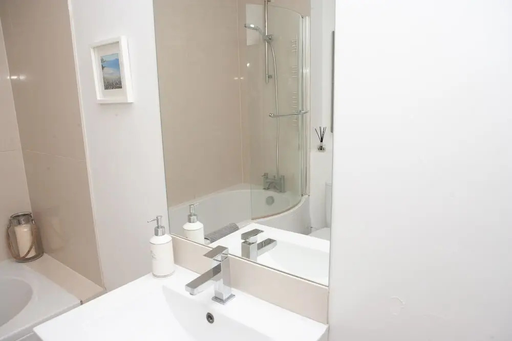 2 Bedroom Apartment in Prime Clifton Location