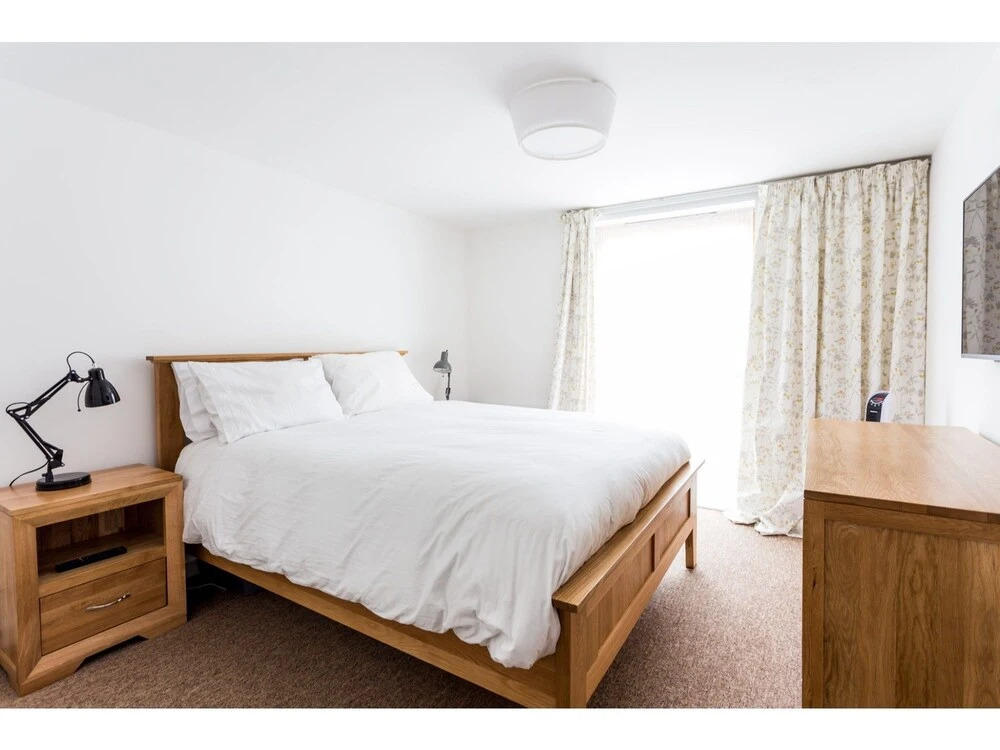 Bright, Spacious 2BR Central Cambridge Flat for 4