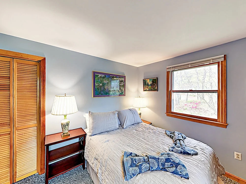 New Listing! Spacious On Hinkleys Pond 3 Bedroom Home