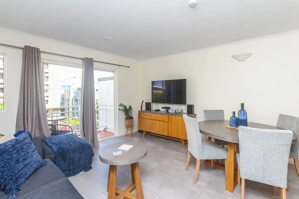 Inner City One Bedroom Apartment 27