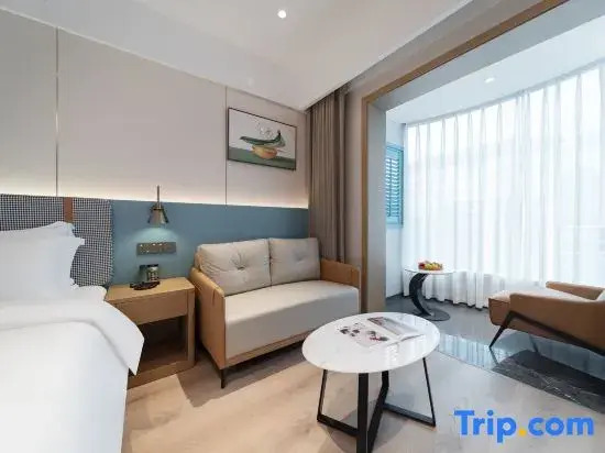 Yizhi Hotel (Huayang Metro Station Exhibition Center Store)