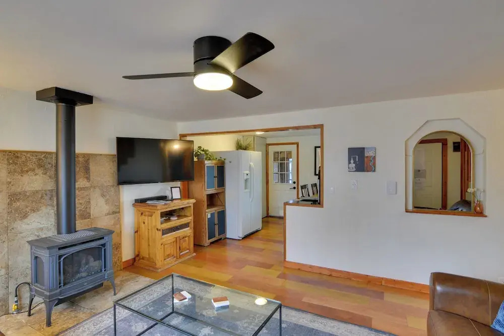 Buena Vista Getaway ~ 1/2 Mi to Downtown!
