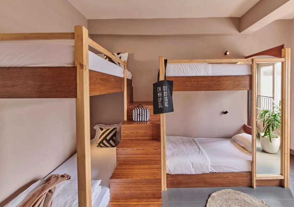 Minimalist Poshtel & Suites