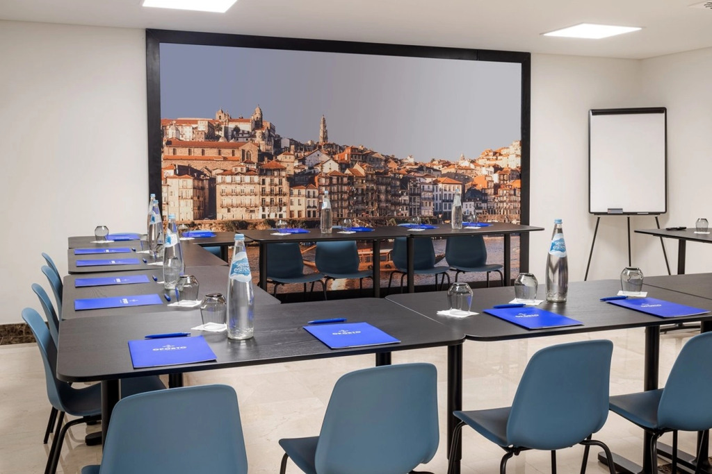 Oporto Airport & Business Hotel