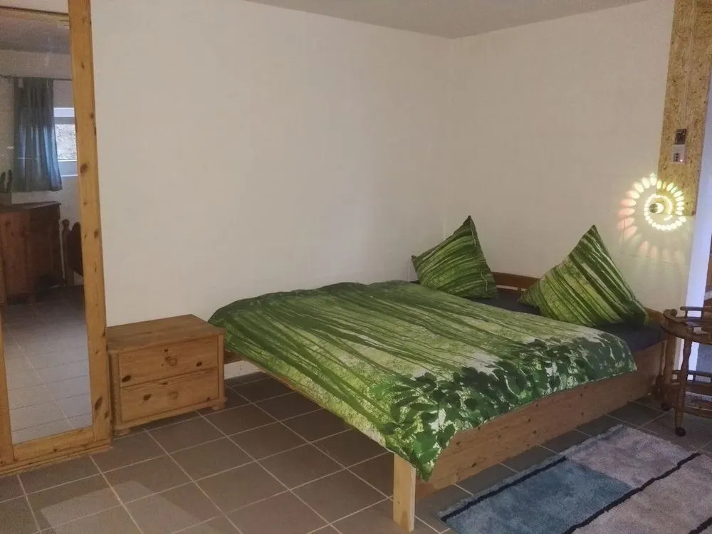5 Ferienwohnungen nähe Badesee mit Bergblick