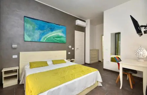 Damavi Suite