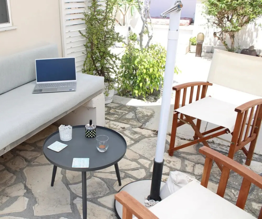 Malamo Home Studios, Lambi Beach