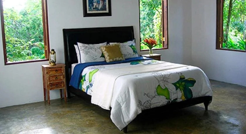 El Hotelito at The Rainforest Experience Farm