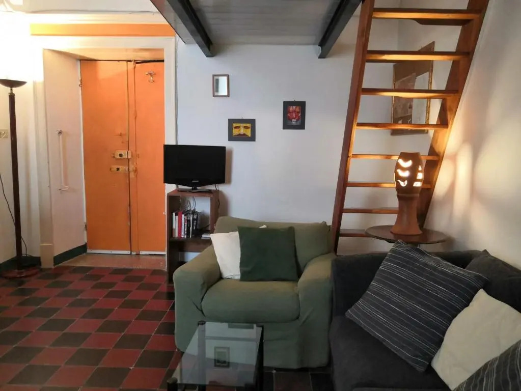 Affascinante Monolocale in palazzo storico, 50mtr da piazza Azuni