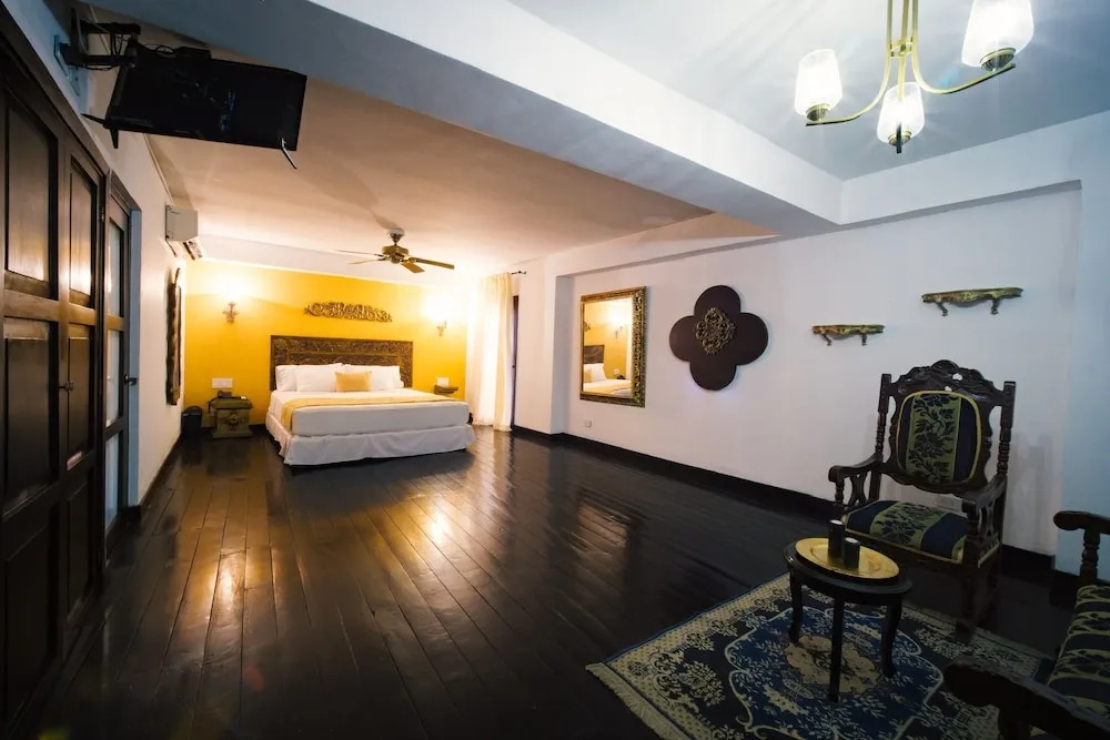 8aps-4 Luxury House in the Historic Center With Pool Air Conditioning and Wifi