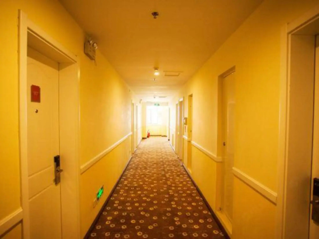 Mingxi Hotel (Tongliao Holin River Avenue Minzu University Affiliated Hospital)