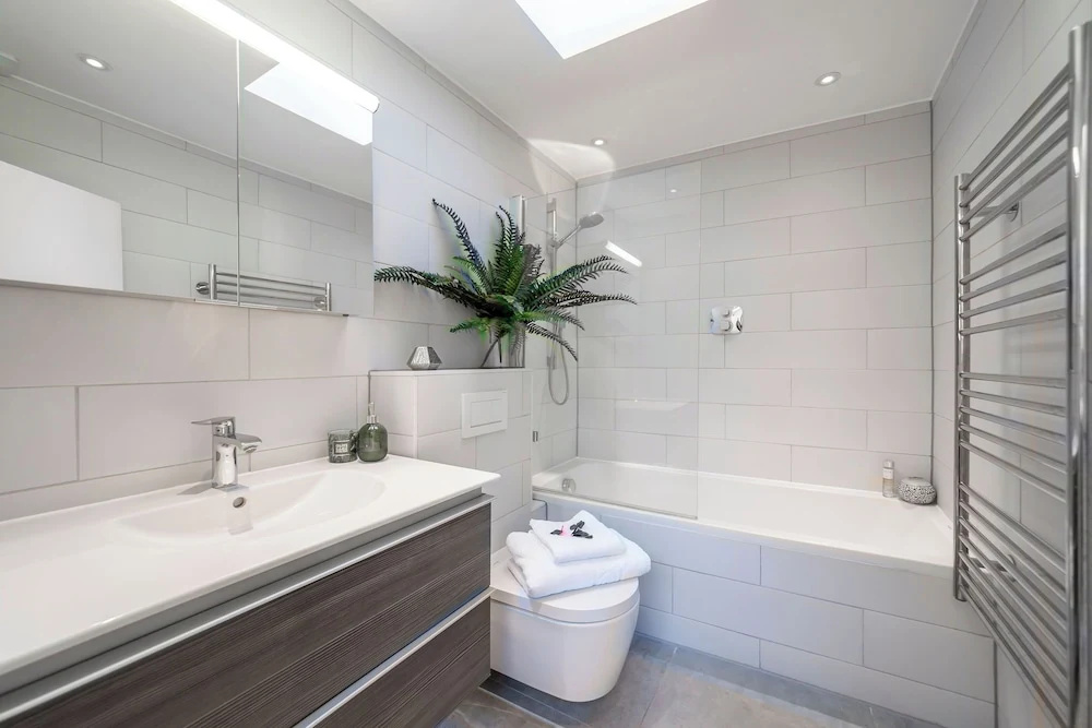 Kensington Oasis Central London 2BR Private House Near Harrods Kensington Palace and other London attractions