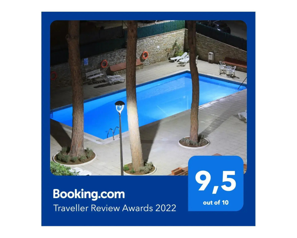 Precioso apartamento con piscina.