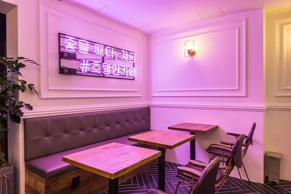 Hotel In Cafe