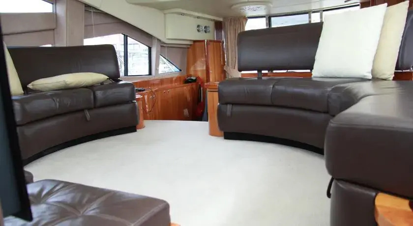 Sealine T60