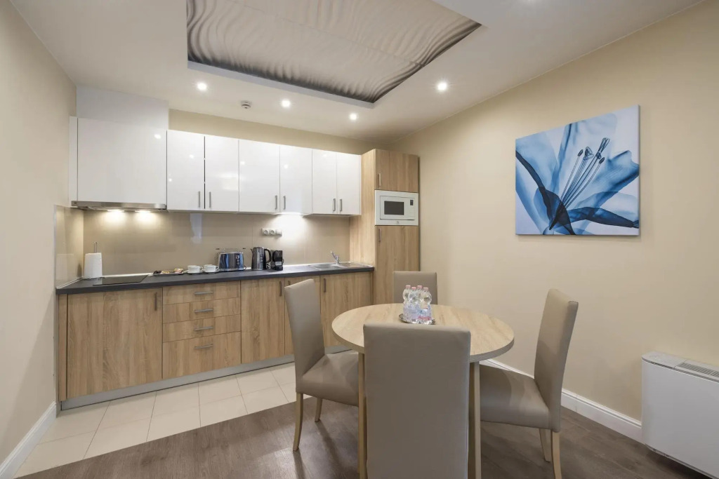 Silver Crown Hotel & Residence, Palace Quarter