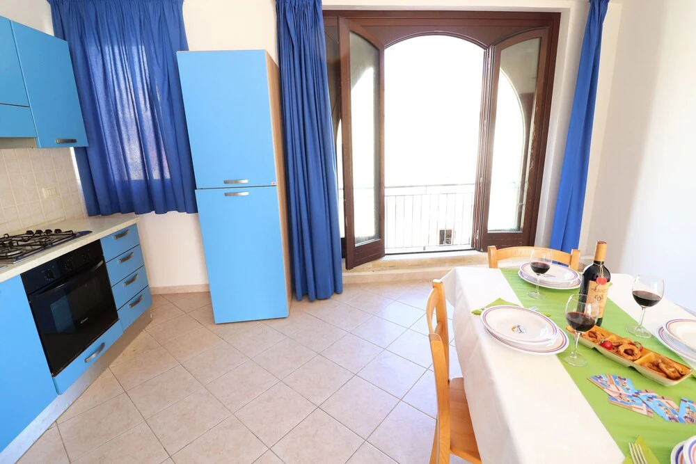 Flat Desirè Close To Beaches with Sight Castle, Terrace, Wi-Fi