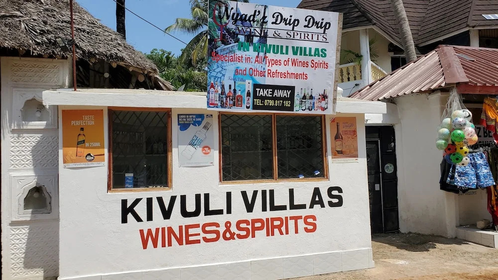 A Sentimental Villa With a Swimmingpool Near Beach
