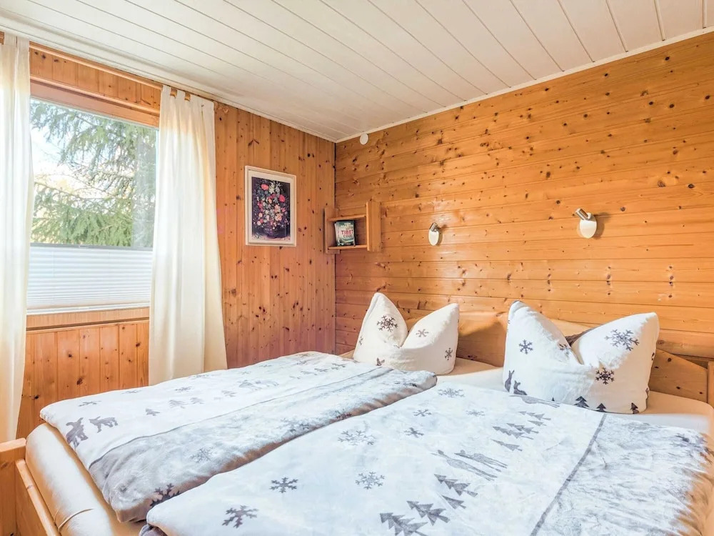 Hideaway With Lakeside Leisure