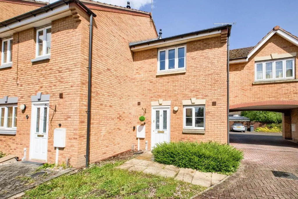 Cosy House │ RICOH │ M6 │ Sleeps 6 │ EMPOWER HOMES