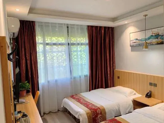 Xinyang Lakeside Boutique Hotel