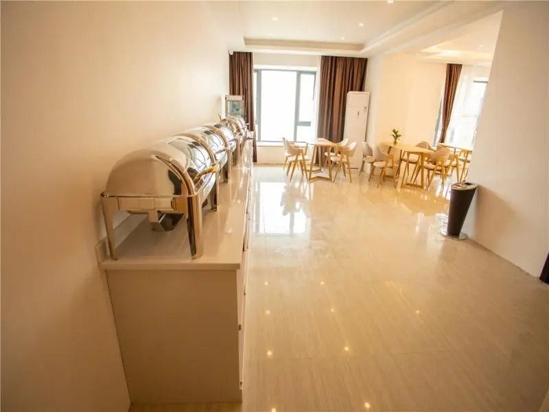 GreenTree Inn Qinzhou East Railway Station