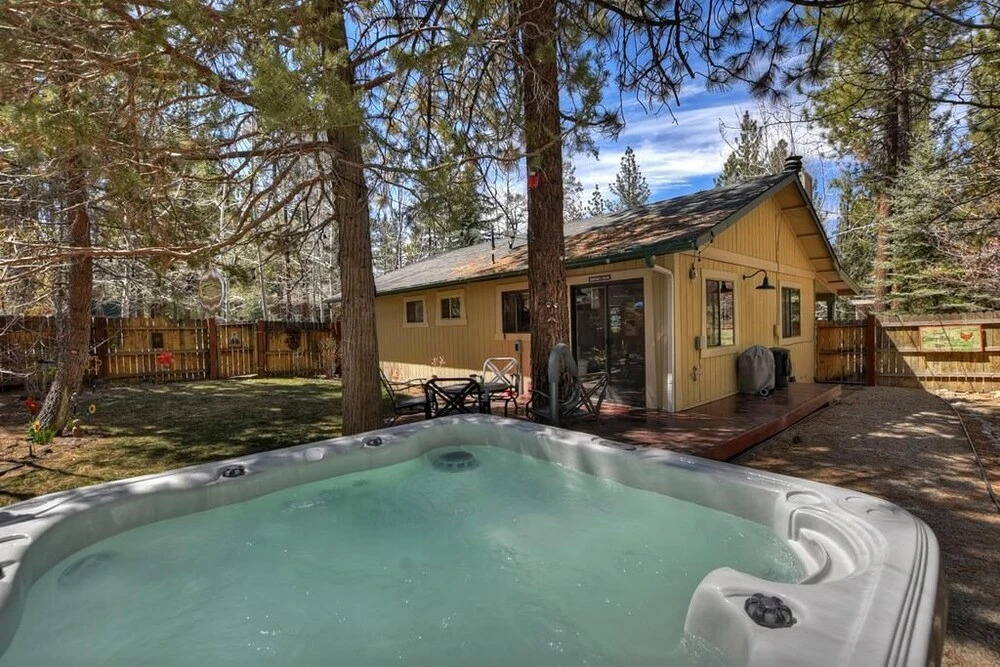 041 - Snowcrest Cottage