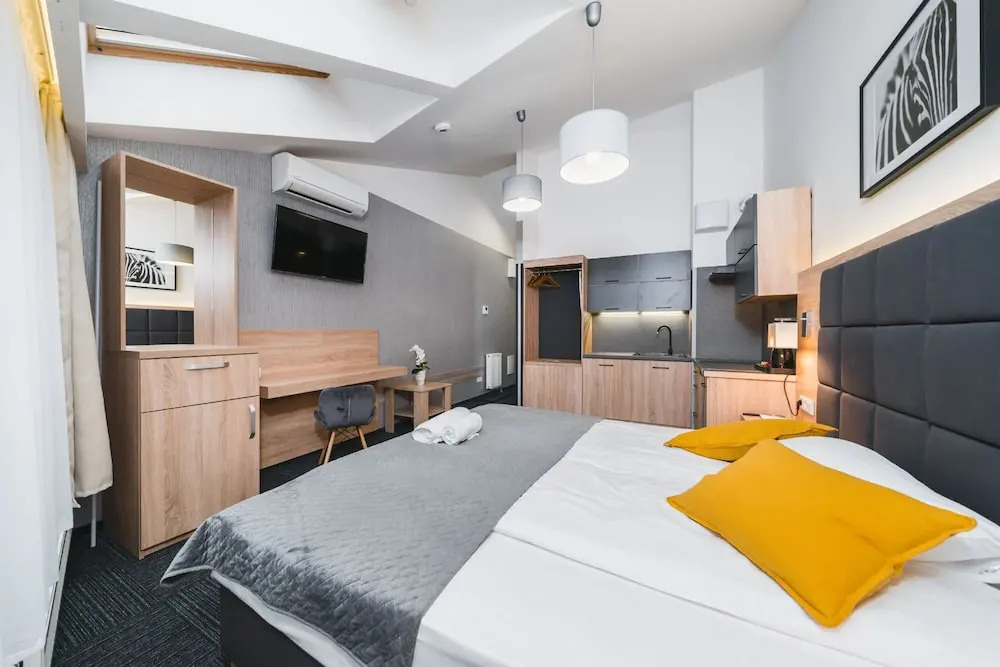 Aron Residence - by Upstairs