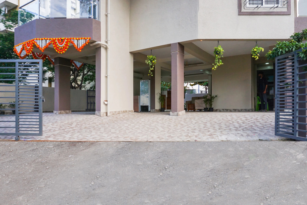 Hotel O by OYO Falcon Executive