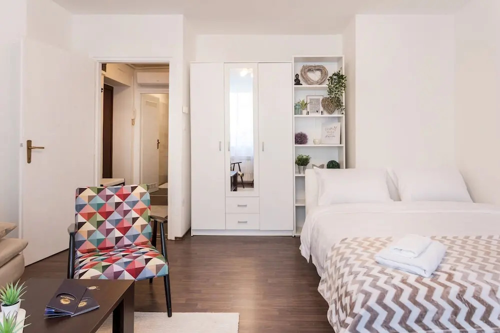 Modern Studio in Old Town - BEST LOCATION