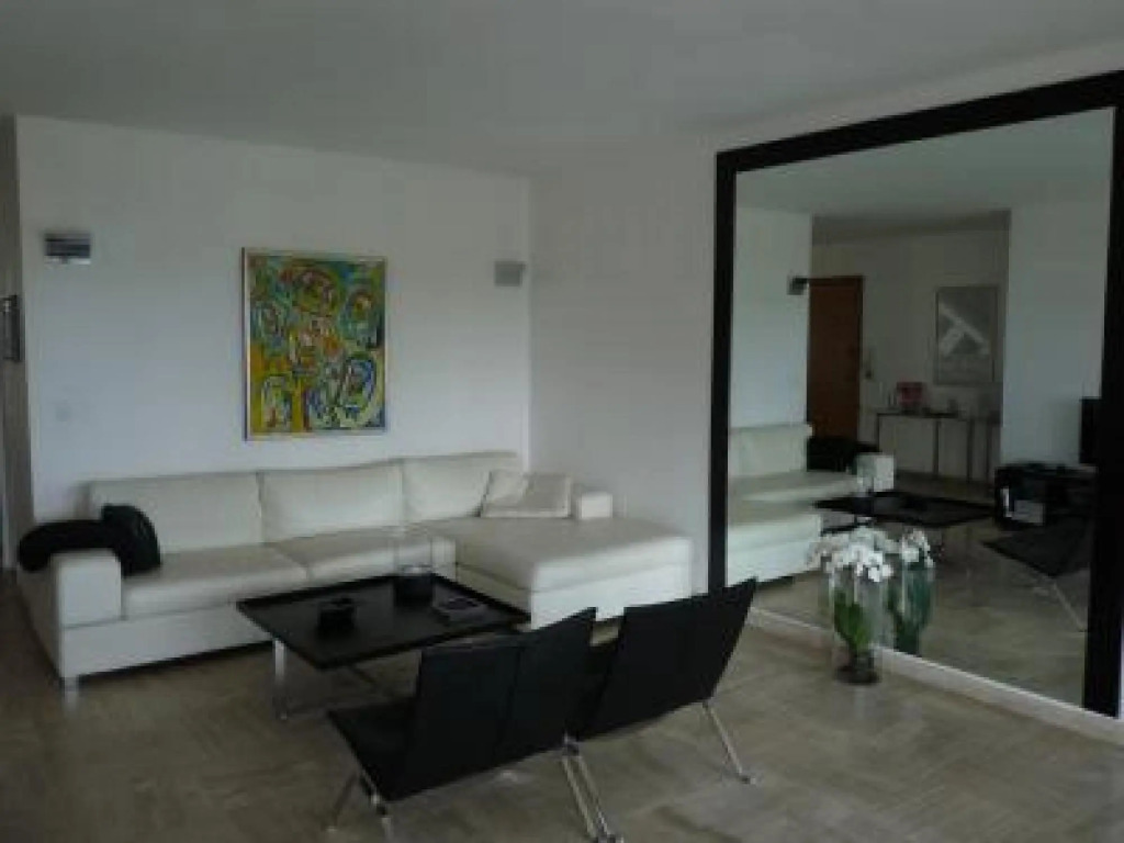 Two Bed Apartment in a Gated Residence With Gardens in Cannes With sea Views - 865