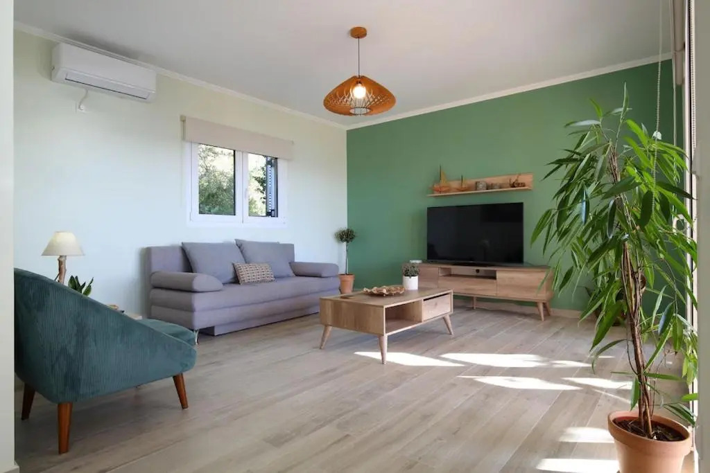 Villa Melias, luxurious villa with superb view of the islands, 400m from the sea