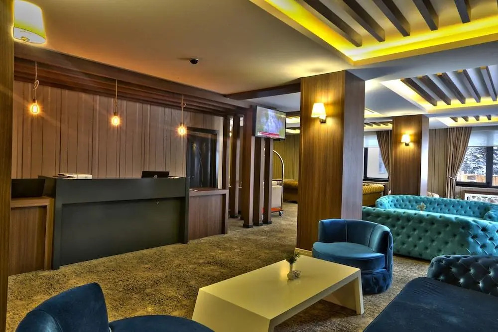 Lagoon Palace Hotel