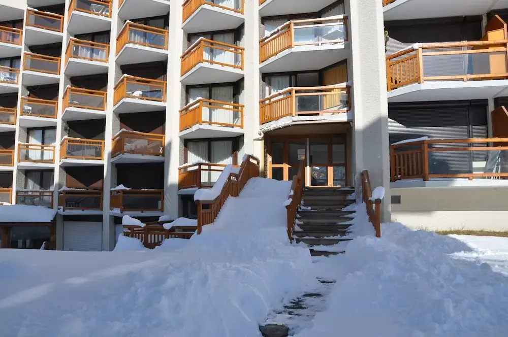 Ski-in Apartment for 6 Guests