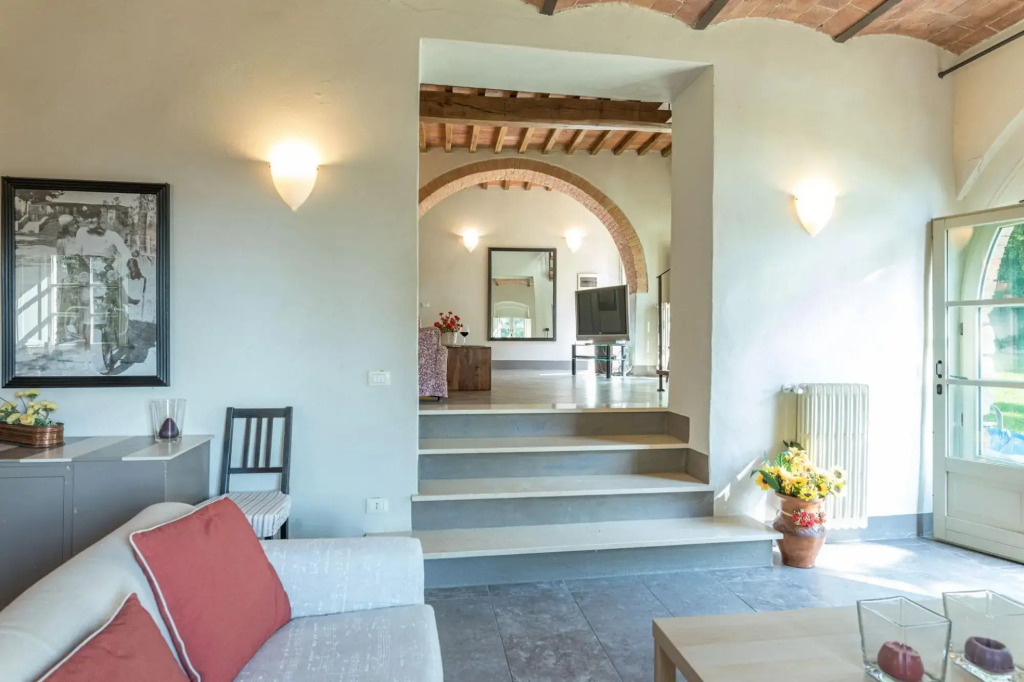 Charming villa with private garden and pool, located in panoramic position between Firenze, Volterra-VILLA LINCHIANO