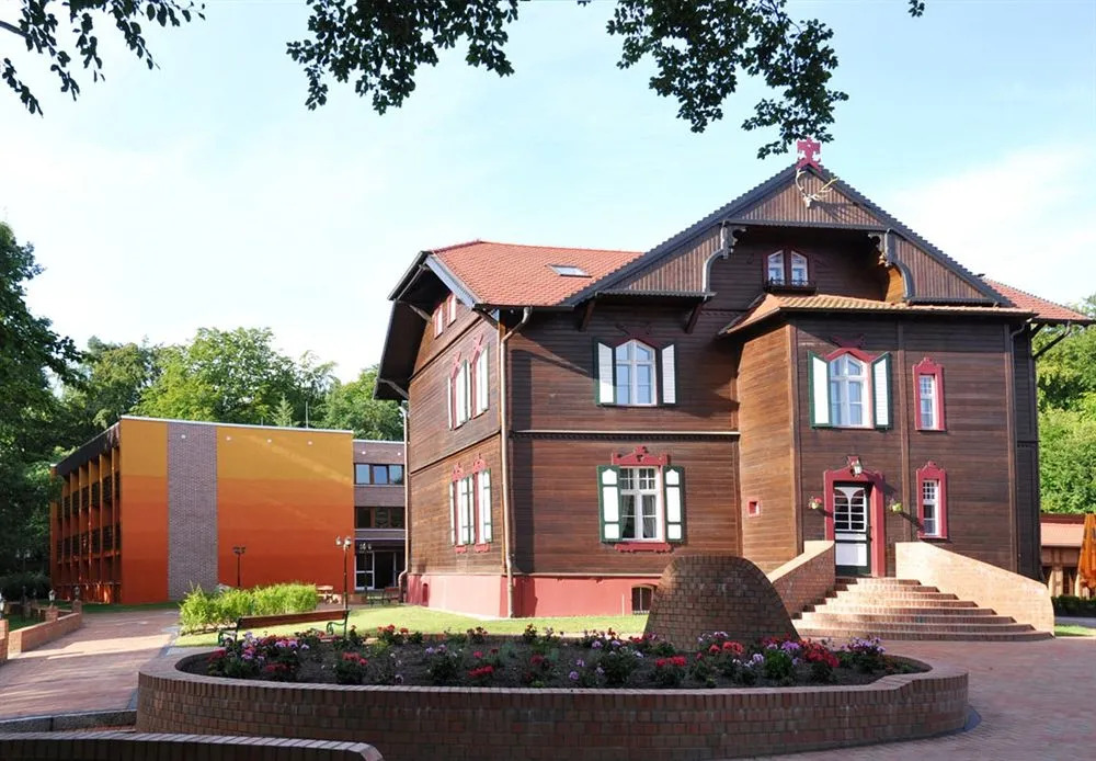Hotel Garni Jagdschloss Waldsee mit Frühstücksbuffet & Schlossküche für Selbstversorger