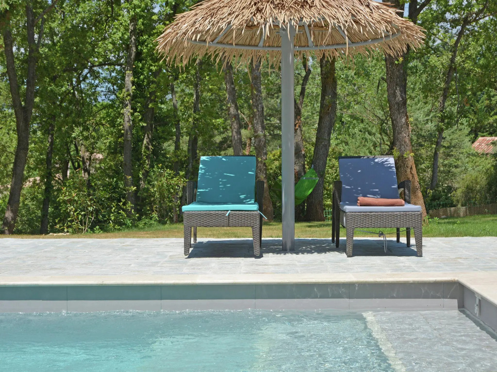 Modern air conditioned villa with pool on the Cote d 'Azur in beautiful surroundings