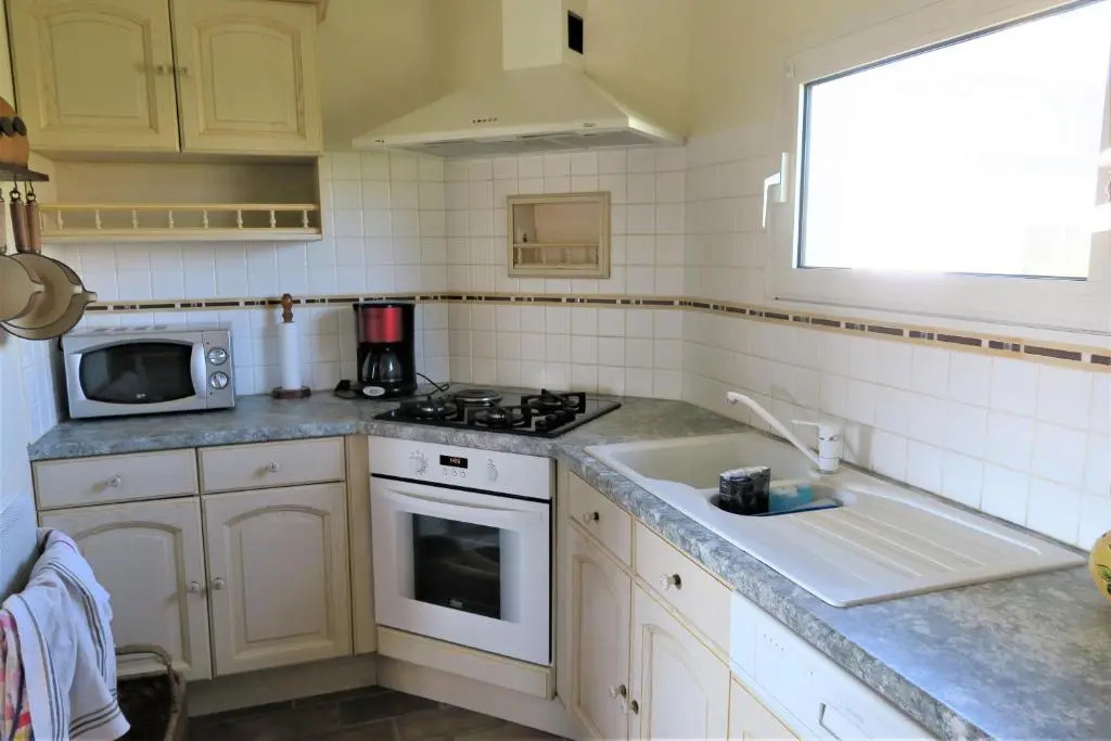 Maison avec WIFI, jardin, à 900m de la plage de Trestraou à PERROS-GUIREC Ref 849