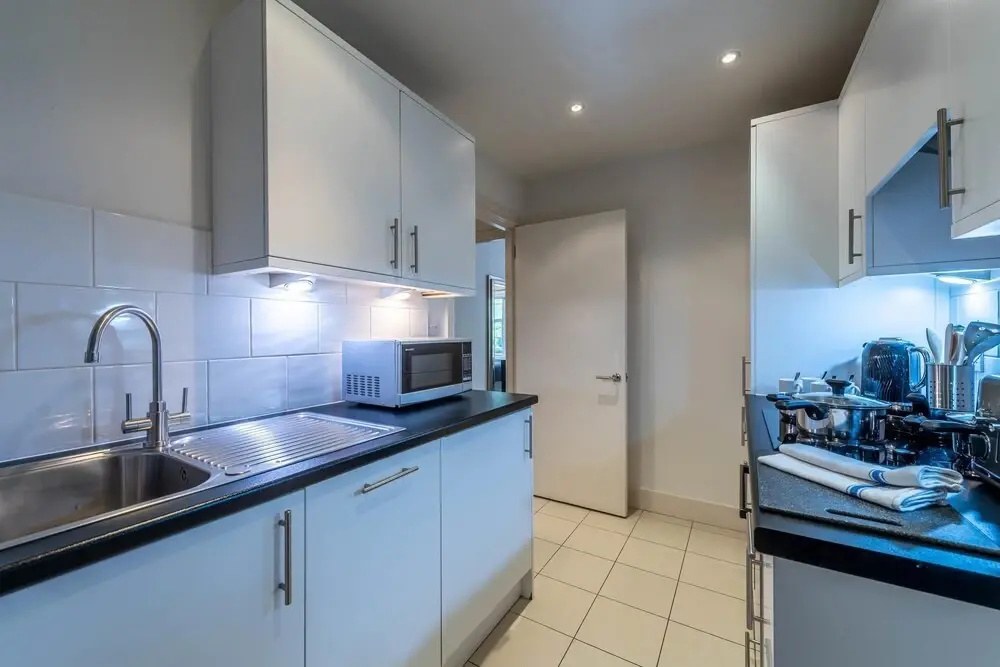 Smart 2 Bedroom Apartment in Chelsea 26