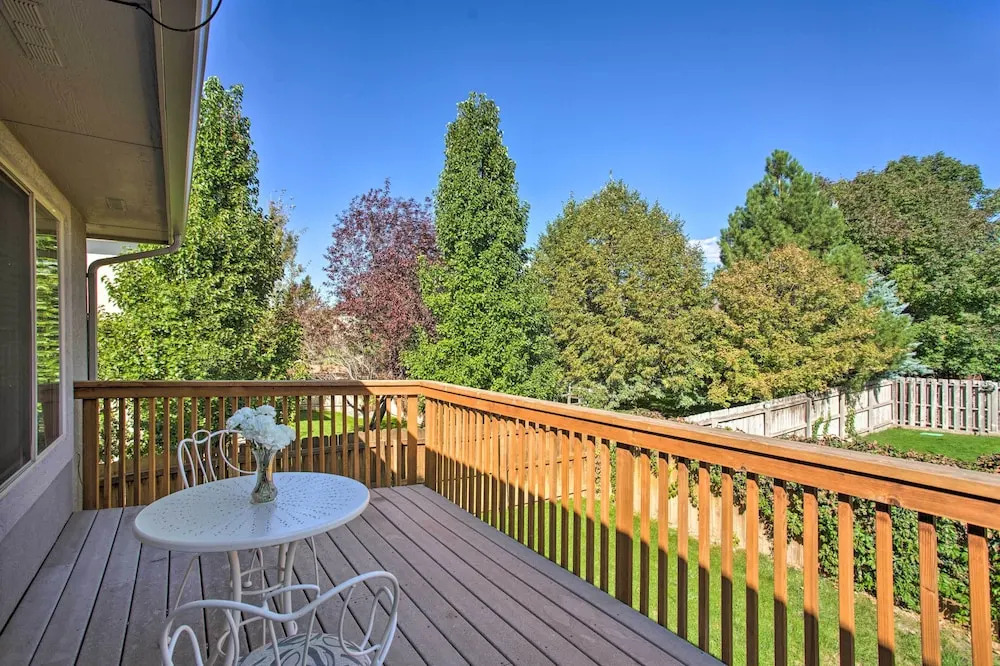 Pet-friendly Grand Junction Townhome w/ Yard!