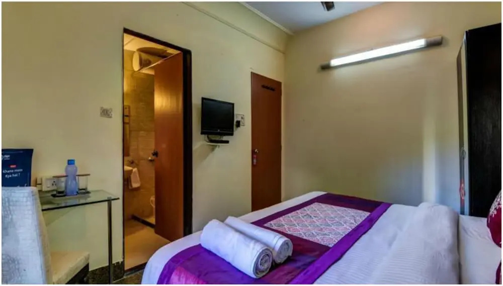 OYO 2080 Apartment near Juhu Beach