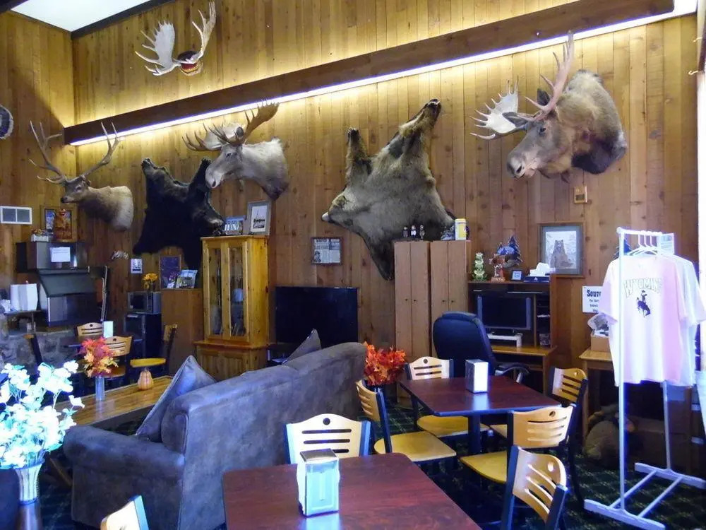 Bear Lodge Motel