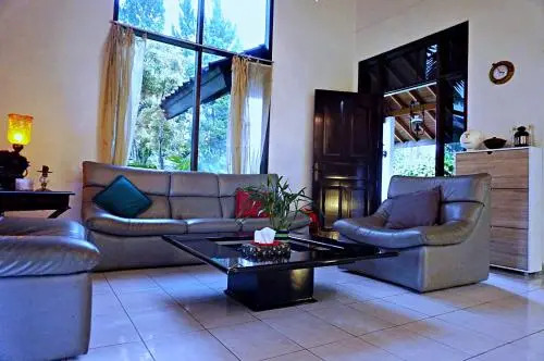 Holidayhome Alam Cipanas Puncak