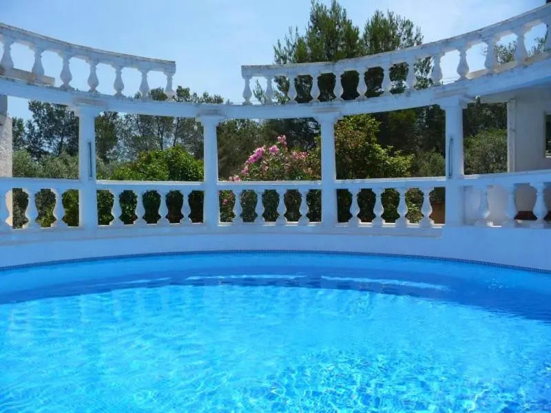 Villa with pool in Provence -Villa Romantique sleeps up to 12 4 in optional gite