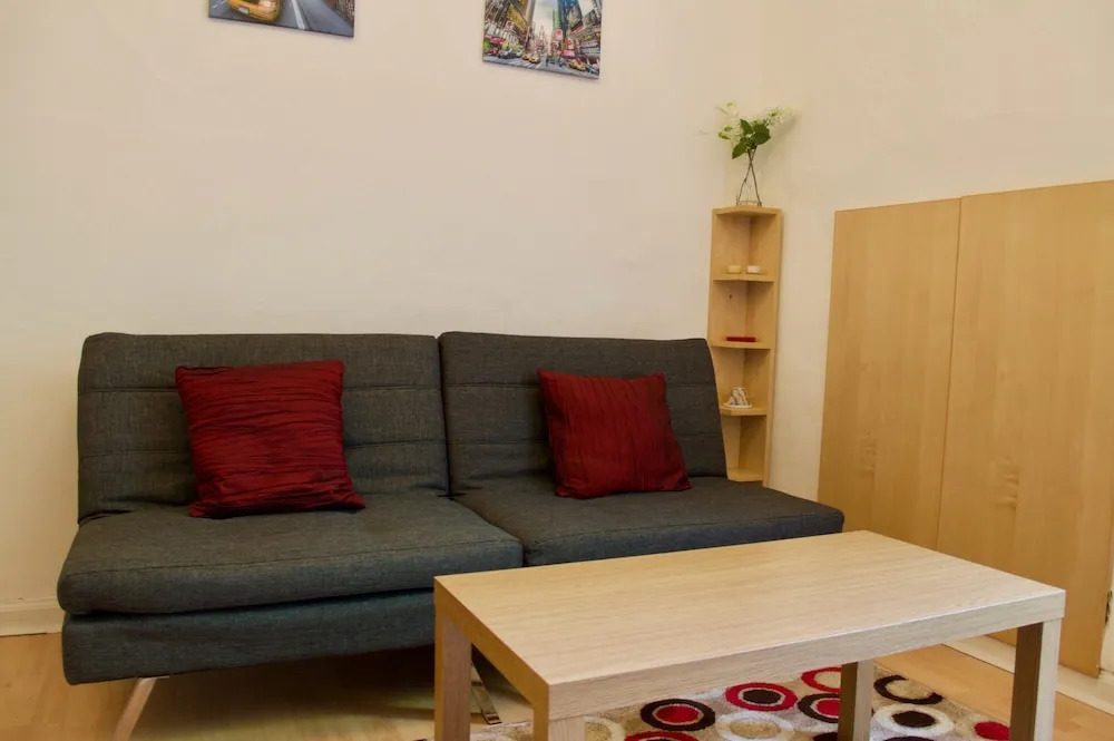 1 Bedroom Flat With Sofabed Sleeps 4